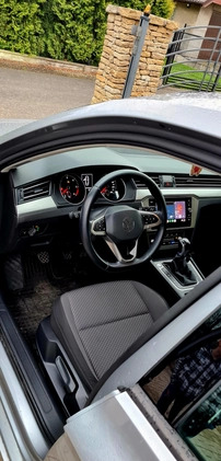 Volkswagen Passat cena 108000 przebieg: 59000, rok produkcji 2020 z Strzelin małe 56